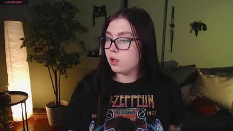 Snapshot of arizonaa_muse chatting on 12.05.24 Astrid online show from 12.05.24
