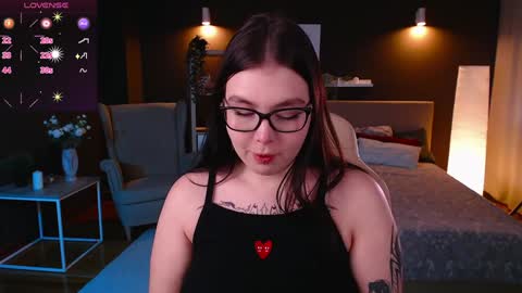 Snapshot of arizonaa_muse chatting on 12.06.24 Astrid online show from 12.06.24