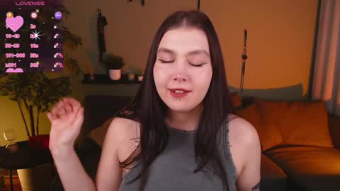 Snapshot of arizonaa_muse chatting on 12.08.24 Astrid online show from 12.08.24