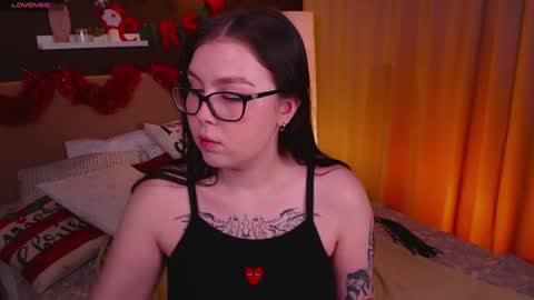 Snapshot of arizonaa_muse chatting on 12.28.24 Astrid online show from 12.28.24