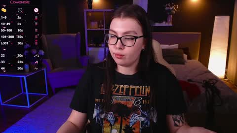 Snapshot of arizonaa_muse chatting on 02.06.25 Astrid online show from 02.06.25