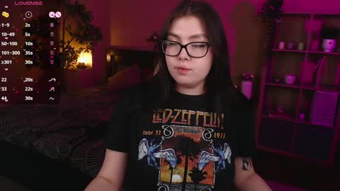Snapshot of arizonaa_muse chatting on 02.08.25 Astrid online show from 02.08.25