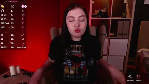 Snapshot of arizonaa_muse chatting on 03.07.25 Astrid online show from 03.07.25