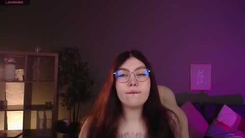 Snapshot of arizonaa_muse chatting on 09.15.25 Astrid online show from 09.15.25