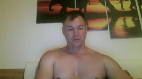 Snapshot of armyskater32 chatting on 09.09.25 armyskater32 online show from 09.09.25