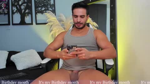 Snapshot of aron_bulgarelli_ chatting on 02.18.25 Aron online show from 02.18.25