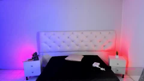 Aron cruz  online show from 11.26.25