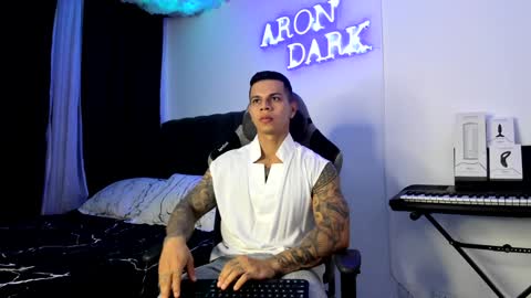 Snapshot of arondark chatting on 12.11.24 DarkMaster online show from 12.11.24