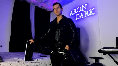 Snapshot of arondark chatting on 02.14.25 DarkMaster online show from 02.14.25