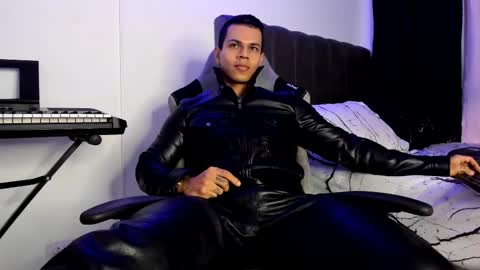 Snapshot of arondark chatting on 02.15.25 DarkMaster online show from 02.15.25