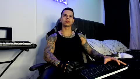 Snapshot of arondark chatting on 02.22.25 DarkMaster online show from 02.22.25