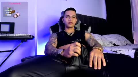 Snapshot of arondark chatting on 03.09.25 DarkMaster online show from 03.09.25