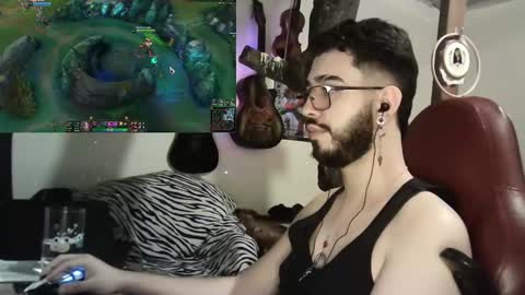 Snapshot of artorias_4 chatting on 12.13.24 artorias 4 online show from 12.13.24