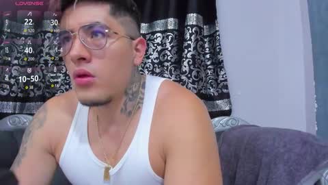 Snapshot of arturfrostt chatting on 12.04.25 Artur online show from 12.04.25