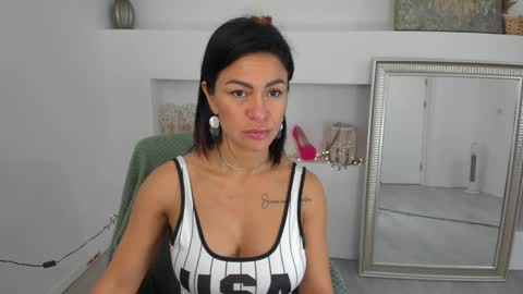 Snapshot of arya_lexa chatting on 10.11.25 Arya online show from 10.11.25