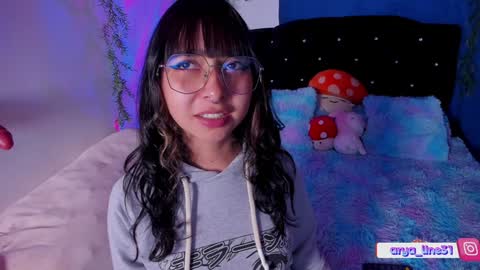 Snapshot of arya_line chatting on 02.01.25 Arys online show from 02.01.25