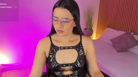 Snapshot of arya_ruiz chatting on 12.30.24 Arya online show from 12.30.24