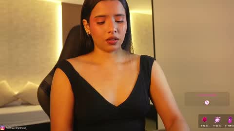 Snapshot of arya_ruiz chatting on 09.30.25 Arya online show from 09.30.25