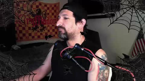Snapshot of asanator101 chatting on 10.05.25 devilPup75 online show from 10.05.25
