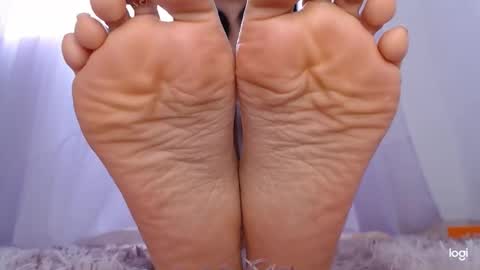 Snapshot of ash_nicefeet chatting on 03.10.25 ashley online show from 03.10.25