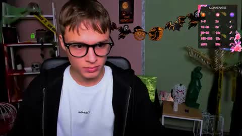 ash_raven_ online show from 10.31.25