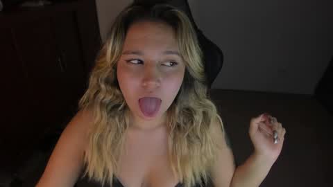 ash_smith1 online show from 01.16.25