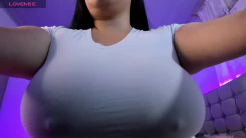Snapshot of ashanty_vera01 chatting on 03.08.25 ashanty_vera01 online show from 03.08.25