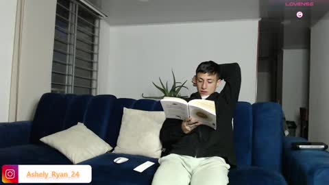 Snapshot of ashely_ryan24 chatting on 03.05.25 Ashley And Ryan online show from 03.05.25