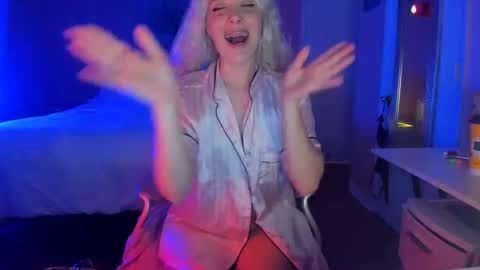 Snapshot of ashley_57 chatting on 10.09.25 Ashley online show from 10.09.25