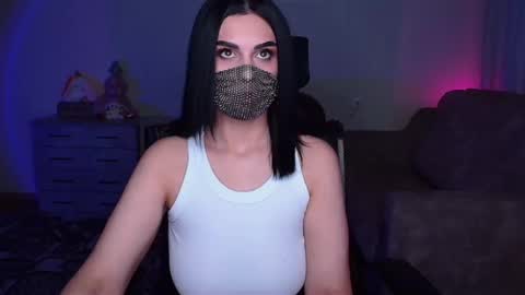 Snapshot of ashley__cooper__ chatting on 12.17.24 Yasmina online show from 12.17.24