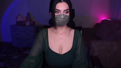 Snapshot of ashley__cooper__ chatting on 12.29.24 Yasmina online show from 12.29.24