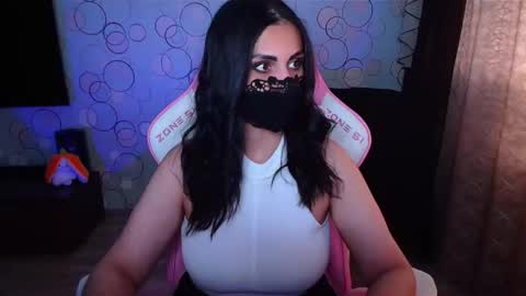 Snapshot of ashley__cooper__ chatting on 10.11.25 Yasmina online show from 10.11.25