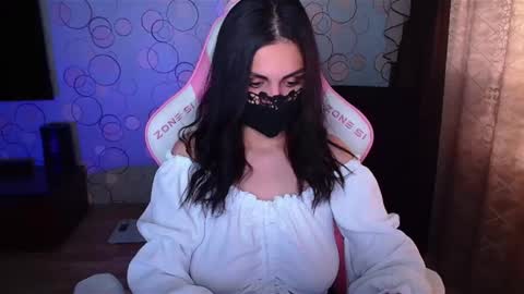 Snapshot of ashley__cooper__ chatting on 10.15.25 Yasmina online show from 10.15.25