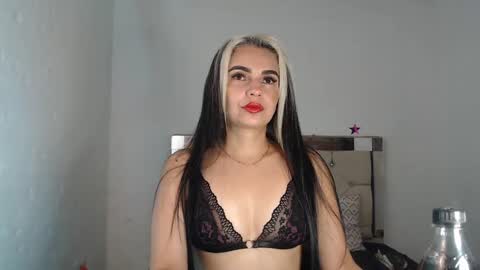 Snapshot of ashley__tylor chatting on 01.12.25 ashley__tylor online show from 01.12.25