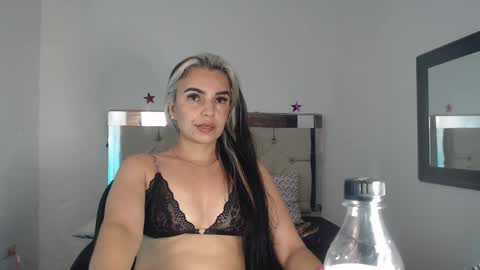 Snapshot of ashley__tylor chatting on 01.12.25 ashley__tylor online show from 01.12.25