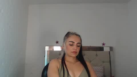 Snapshot of ashley__tylor chatting on 01.14.25 ashley__tylor online show from 01.14.25