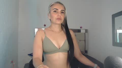 Snapshot of ashley__tylor chatting on 01.14.25 ashley__tylor online show from 01.14.25