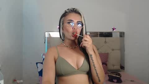 Snapshot of ashley__tylor chatting on 01.31.25 ashley__tylor online show from 01.31.25