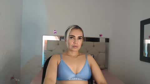 Snapshot of ashley__tylor chatting on 02.26.25 ashley__tylor online show from 02.26.25
