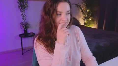 Snapshot of ashley_glen chatting on 09.14.25 online show from 09.14.25