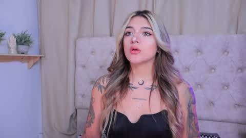 Snapshot of ashleyvalirya chatting on 12.16.24 Ashley Lauren online show from 12.16.24