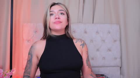 Snapshot of ashleyvalirya chatting on 12.20.24 Ashley Lauren online show from 12.20.24