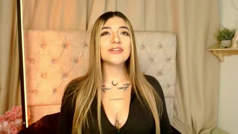 Snapshot of ashleyvalirya chatting on 03.11.25 Ashley Lauren online show from 03.11.25