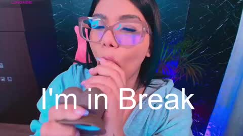 Snapshot of ashleyy18__ chatting on 10.29.25 Ashleyy18 online show from 10.29.25