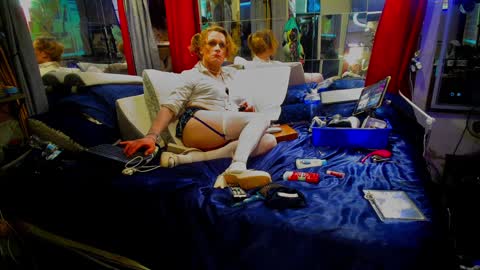 Snapshot of ashmomo chatting on 01.06.25 ashmomo online show from 01.06.25