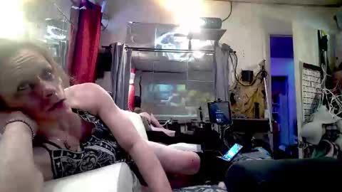 Snapshot of ashmomo chatting on 02.12.25 ashmomo online show from 02.12.25