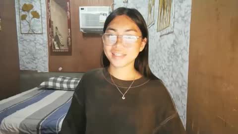 Snapshot of asian_rhean chatting on 10.27.25 Rhean online show from 10.27.25