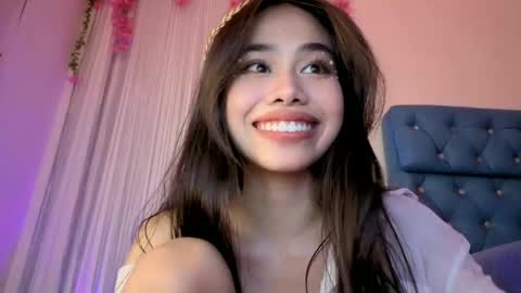 Snapshot of asianbabecandy chatting on 02.19.25 candy online show from 02.19.25