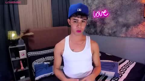 asiancum_peter online show from 10.16.25