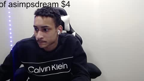 Snapshot of asimpsdream chatting on 02.13.25 asimpsdream online show from 02.13.25